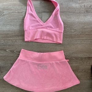 xs top & bottom pink iamgia set NWOT